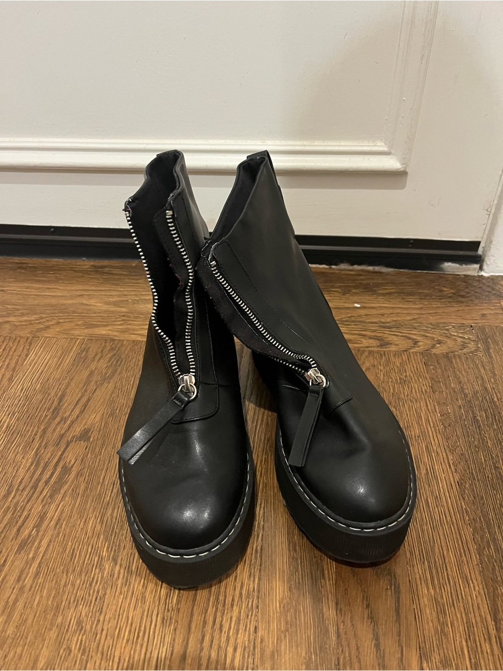 Divided ankle platform boots